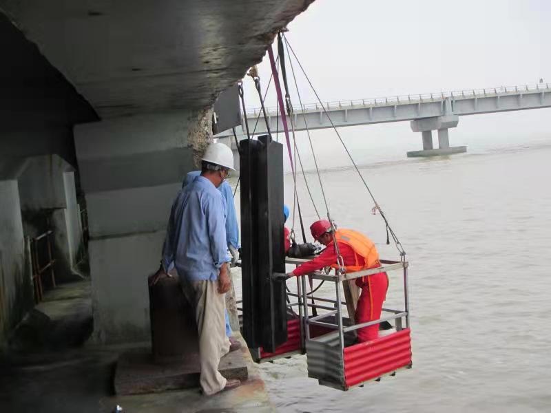 installation of rubber fenders